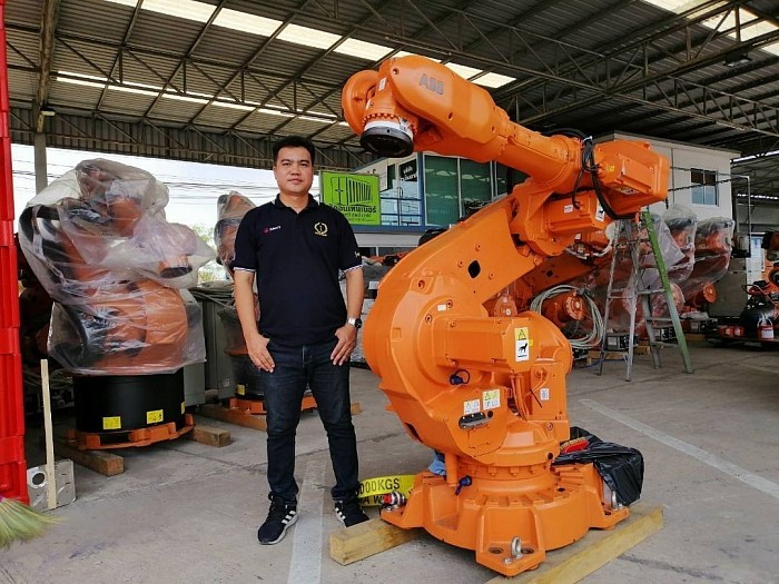 #หุ่นยนต์จัดเรียงสินค้าบนพาเลท,Robot  Abb